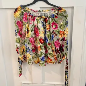 ALICE + OLIVIA Alta Top in Sunday Stroll thumbnail 2