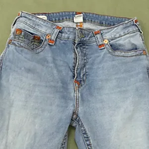 True Religion Jennie Curvy Mid Rise Skinny Jeans Light Wash Blue 31 thumbnail 2