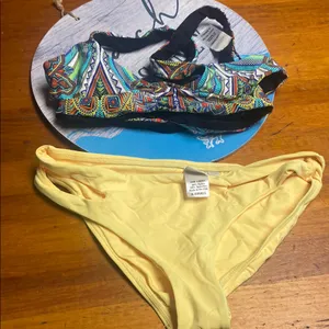 l*space Multicolor Patterned Bikini Top with Yellow Bikini Bottom NWOT thumbnail 1
