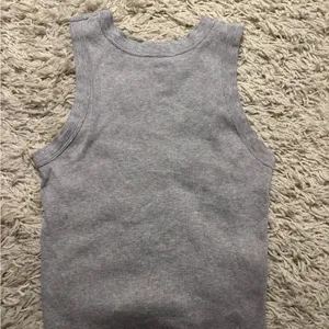 Brandy Melville Heather Gray Ribbed Top Size M thumbnail 3