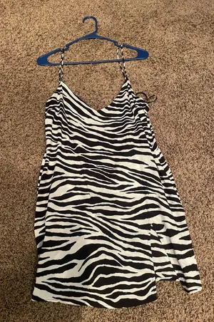 Motel Dress thumbnail 1