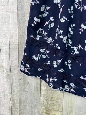 Lauren Conrad Medium Navy Blue Floral Print Short Cap Sleeves Lace Inset thumbnail 4