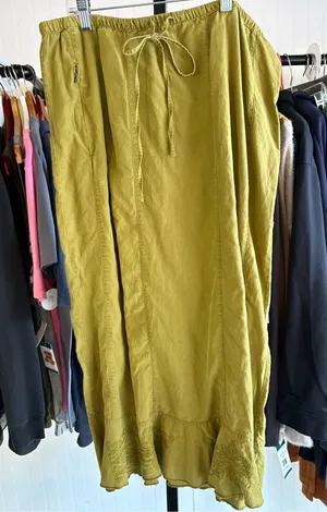 NORTH FACE MEDIUM ✨ embroidered tie skirt green EUC thumbnail 1