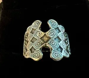 Women’s Stainless Steel Silver Unique Design Ring Size 7 thumbnail 1