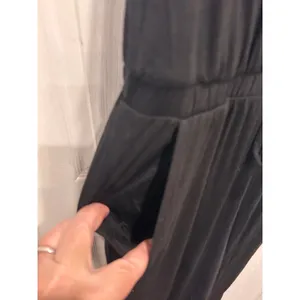 NWT Mele‎ E Pere Womens Black V-Neck Surplice Sleeveless Jumpsuit Size L Travel thumbnail 3