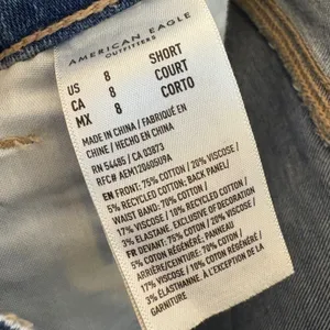 American Eagle Strigid Mom Jeans Womens 8 Short Medium‎ Wash Distressed Ripped thumbnail 7