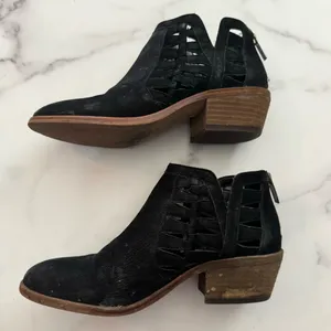 Vince Camuto Black Block Heel Cutout Ankle Booties thumbnail 3