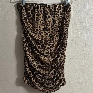 Zenobia Ruched Strapless Top thumbnail 7