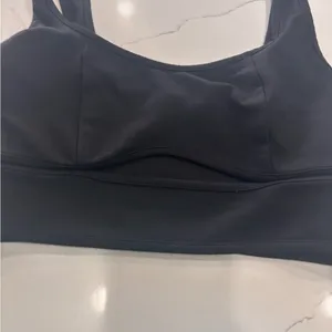 Urban outfitters Women's Black Sports Bra size M thumbnail 2