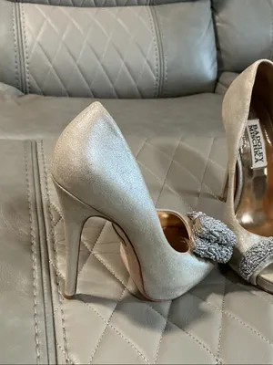 Badgley Mischka Ivory Champagne Satin Peep-Toe Heels with Crystal Bow Accent thumbnail 3