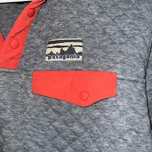 Patagonia organic cotton quilt snap t-pullover drifter grey/coral sz M thumbnail 2