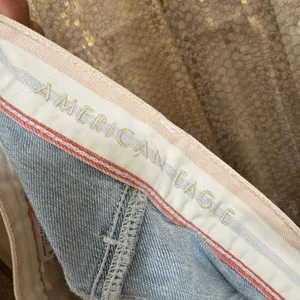 American Eagle Striped Patch White Blue Red Mom Shorts Cutoffs Size 10 thumbnail 3