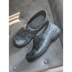 Crocs Women's Black and Grey Clogs thumbnail 2