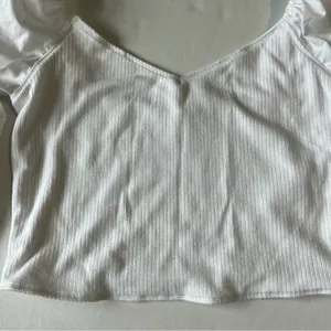 Abercrombie & fitch mixed media poplin puff long sleeve ribbed body crop top thumbnail 2