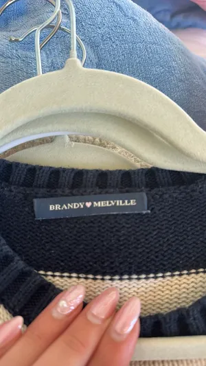 BRANDY MELVILLE STRIPED SWEATER thumbnail 3