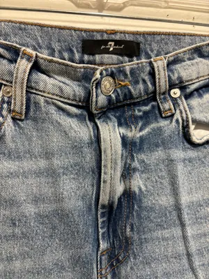 Aiden Light Wash Straight-Leg Jeans | Vintage-Inspired Denim | Casual Everyday Essential thumbnail 2