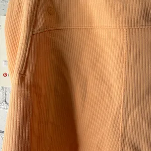 NWT Lululemon ribbed soft stream high rise shorts 2” size 14 peach Bellini thumbnail 7