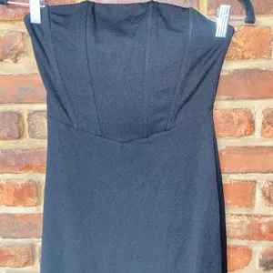 NWOT Lulu's Fancy Behavior Black Bustier Strapless Feather Midi Dress Size Small thumbnail 4