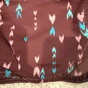 Patagonia Women’s size 12 Maroon and Teal Patterned Shorts thumbnail 6