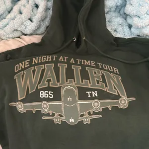 Morgan Wallen Hoodie Green Size M thumbnail 1