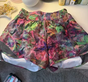 Lululemon Hotty Hot Shorts 4"  thumbnail 1