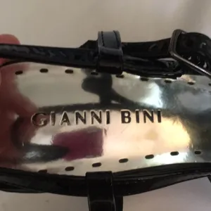 Gianni‎ Bini strappy black sandals thumbnail 3
