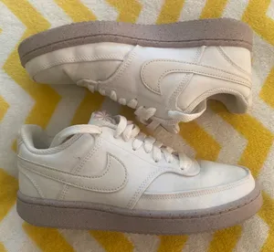 Nike Court Vision Low Women’s Sneakers thumbnail 1