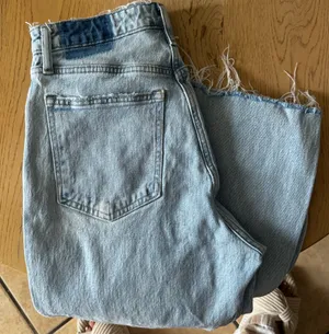 Abercrombie High-Rise Jeans 90s Curve Love thumbnail 4