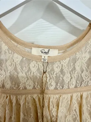 NWT Easel Cream Lace Coquette Cottagecore Cold Shoulder Balletcore Small Top thumbnail 3
