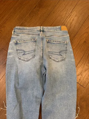 American Eagle Strigid Mom Jean Distressed Denim Size 10 Long - C66-019 thumbnail 8