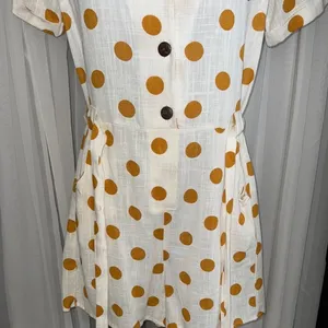 Monteau White and Yellow/ Orange Polka Dot Romper perfect for any summer day thumbnail 4