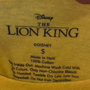 Disney‎ The Lion King Graphic Tee Yellow Simba Pumbaa Timon Small thumbnail 3