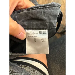 Uniqlo washed black stretchy cargo jeans thumbnail 3