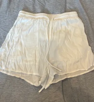 Linen Shorts thumbnail 1
