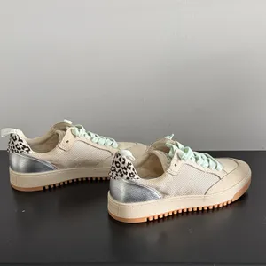 Dolce Vita Cream and Silver Women's Sneakers Sz‎ 6 thumbnail 5