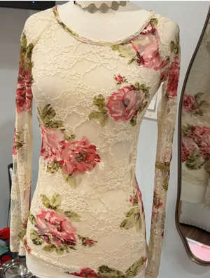 Kirra Vintage Y2K Long-Sleeve Floral Lace Top thumbnail 1