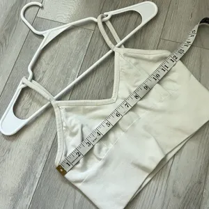 Alo Delight Bralette pullover longline sports bra White (medium) athleisure gym thumbnail 3