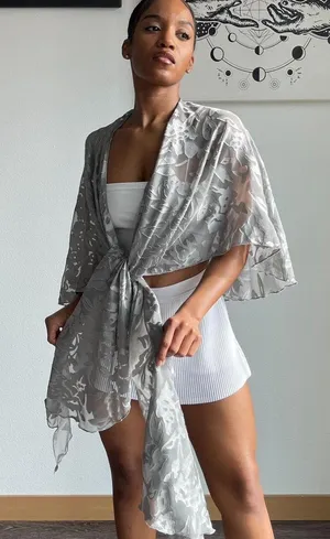 Betsey Johnson Gray Silver Floral Burnout Open Front Kimono Shawl Wrap One Size thumbnail 1
