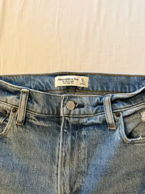 Abercrombie Jeans 90s Ultra High-Rise Straight thumbnail 4