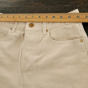 Zara High Waisted Denim Twill Shorts Womens Size 4 Ivory Off White 4" Inseam thumbnail 3