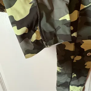 Lululemon Fast and Free Tight 25Non-Reflective Nulux Sz 8 Heritage 365 Camo thumbnail 3