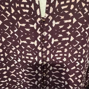 Ivanka Trump Burgandy Dressy LS Blouse Women’s L Half Clasp Button Office‎ Wear thumbnail 2