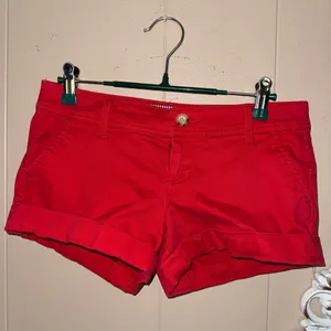 Abercrombie red shorts size 00 thumbnail 1