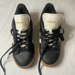 Adidas Grand Court Sneakers - Women Size 8.5 - Black thumbnail 4