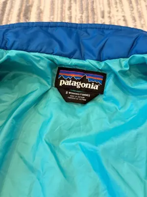 Patagonia women's small "Nano Puff" Blue Insulated Jacket Retails $239. thumbnail 2