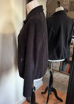 L.L.Bean Medium Black Sweatshirt thumbnail 2