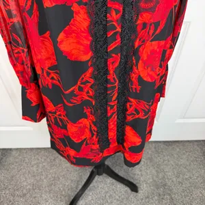 Eva Mendes Red & Black Floral Shift Dress | Size M | Elegant Lace Detail thumbnail 4