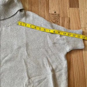 Old Navy Women's Light Gray Turtleneck Sweater thumbnail 5