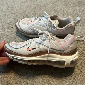 Nike Air Max 98 Summit White‎ Metallic Rose Gold CI9907-100 Womens 8.5 Sneaker thumbnail 4