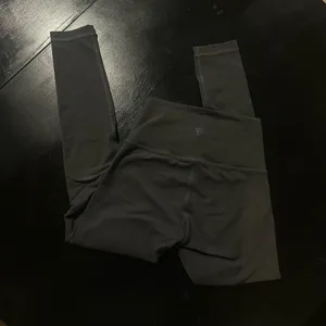 Aritzia TNA Butter Leggings thumbnail 1